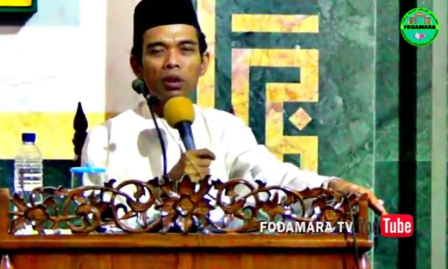 Menghina Ustadz Abdul Somad di Medsos, Pria Ini Akhirnya Diamankan Ke Kantor Polisi